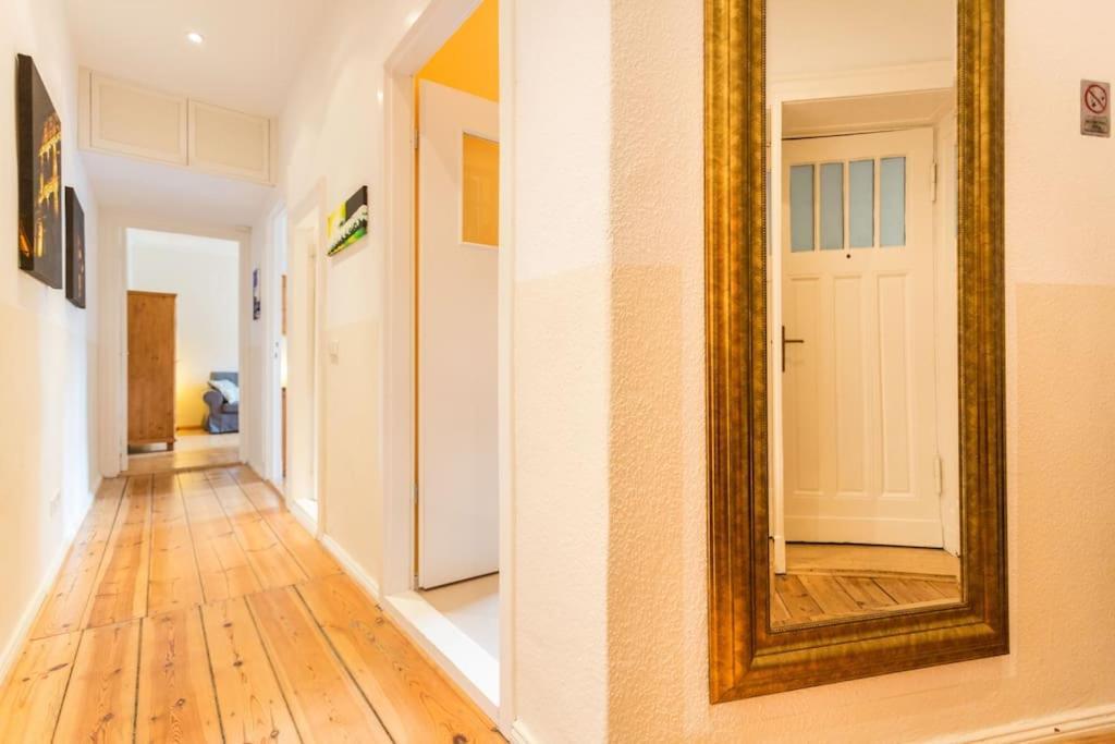 Zentrale Altbauwohnung Im Helmholtzkiez เบอร์ลิน ภายนอก รูปภาพ