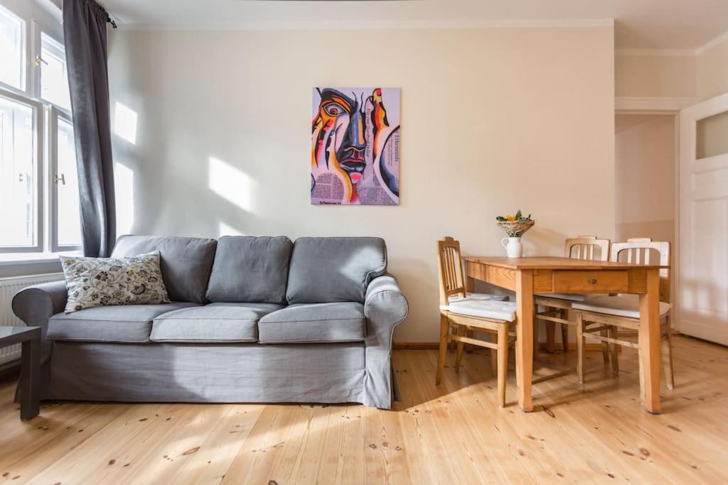 Zentrale Altbauwohnung Im Helmholtzkiez เบอร์ลิน ภายนอก รูปภาพ