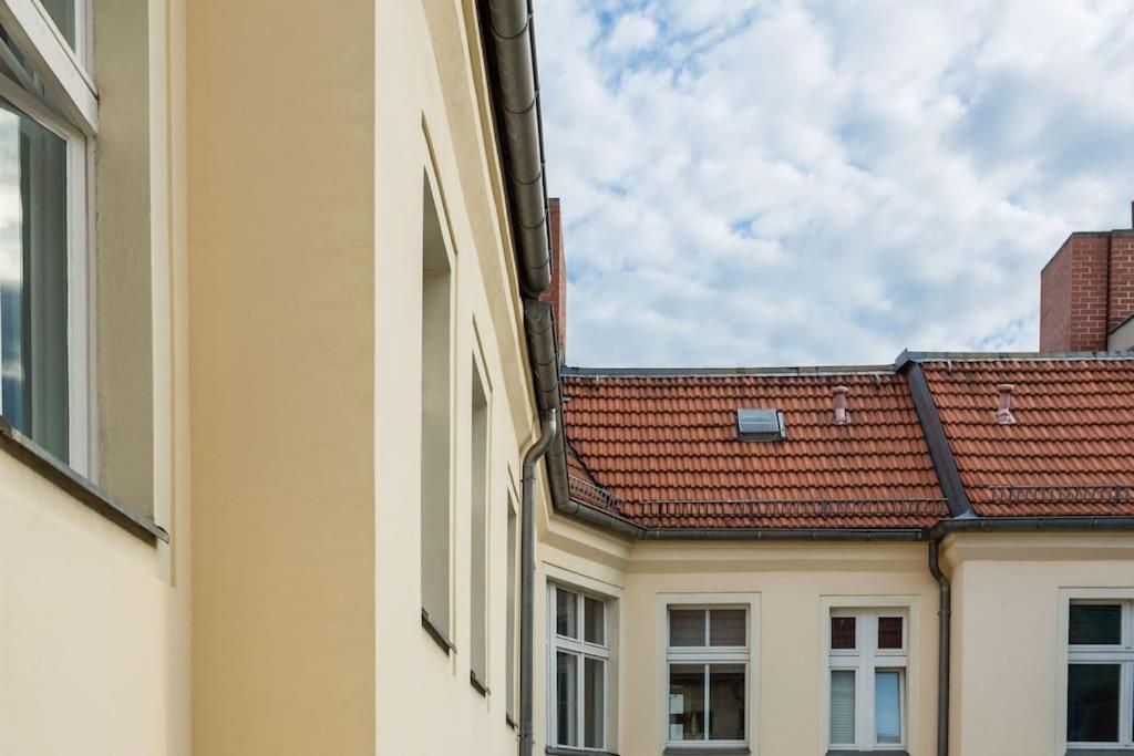 Zentrale Altbauwohnung Im Helmholtzkiez เบอร์ลิน ภายนอก รูปภาพ