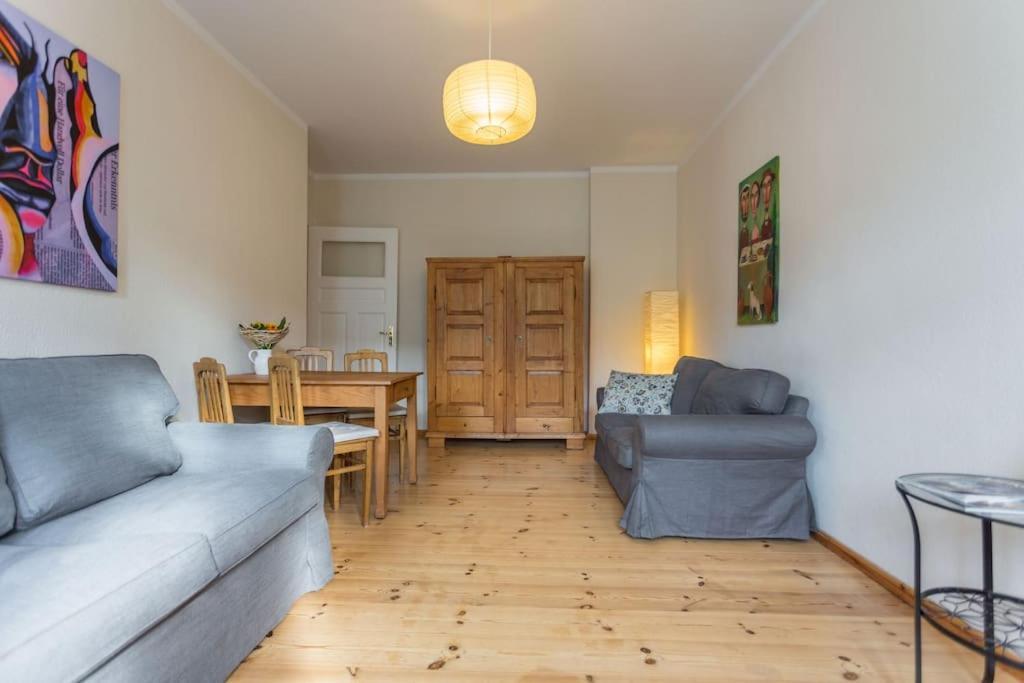 Zentrale Altbauwohnung Im Helmholtzkiez เบอร์ลิน ภายนอก รูปภาพ