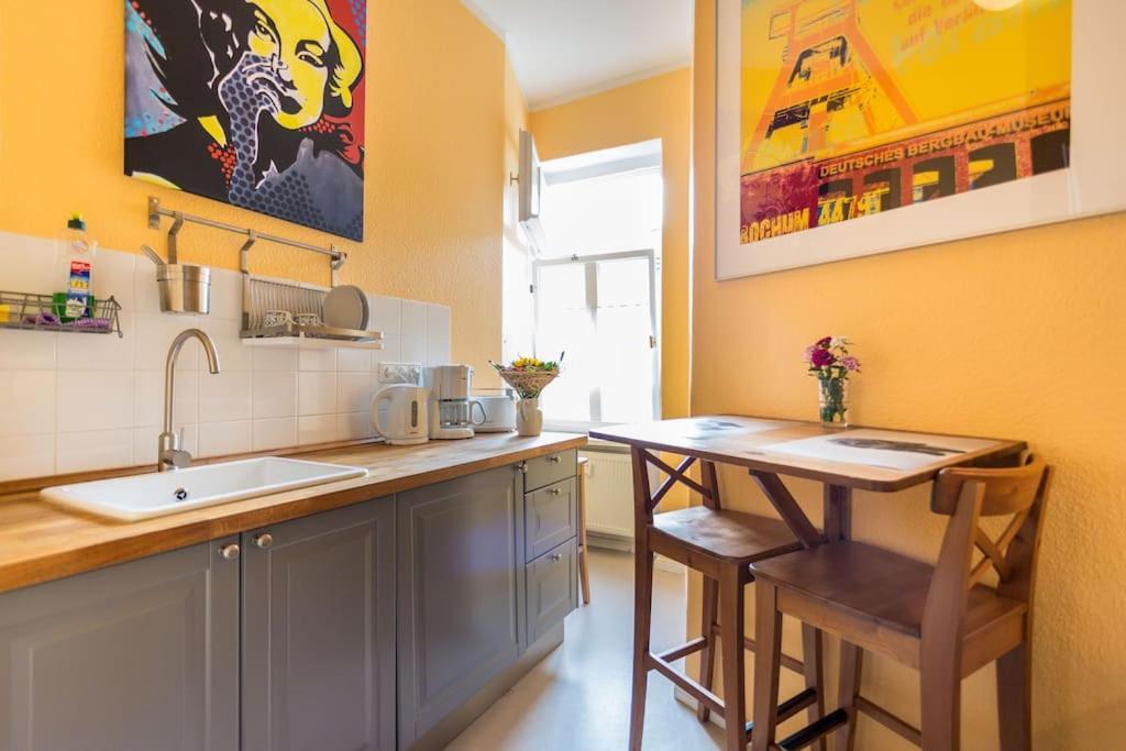 Zentrale Altbauwohnung Im Helmholtzkiez เบอร์ลิน ภายนอก รูปภาพ